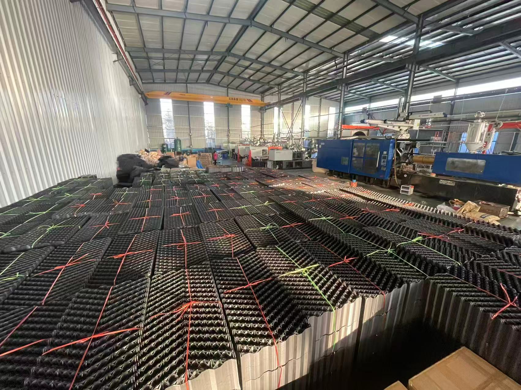 Plastic cooling pad