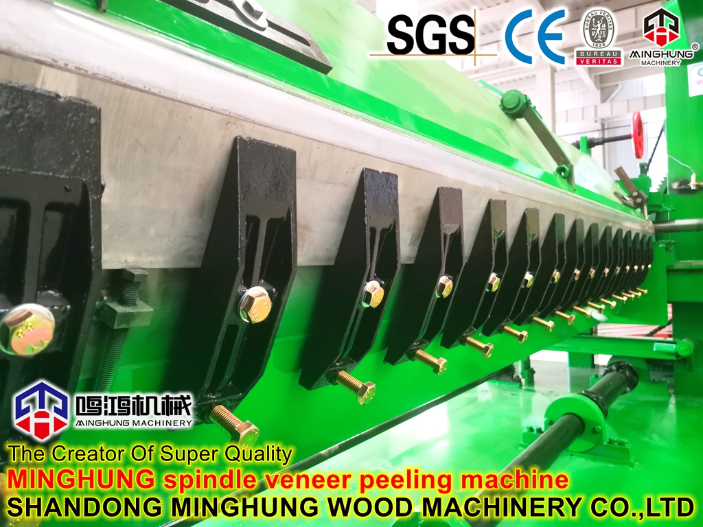 Detail mesin gergaji putar 