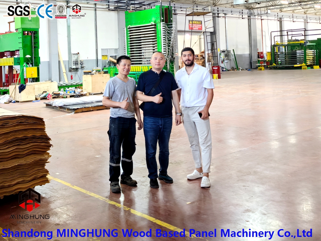 MINGHUNG Mengunjungi pabrik pelanggan