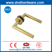 EN1906 Satin Brass Design ง่าย ๆ OEM SS304 มือจับประตูก้านตกแต่งภายใน DDTH003