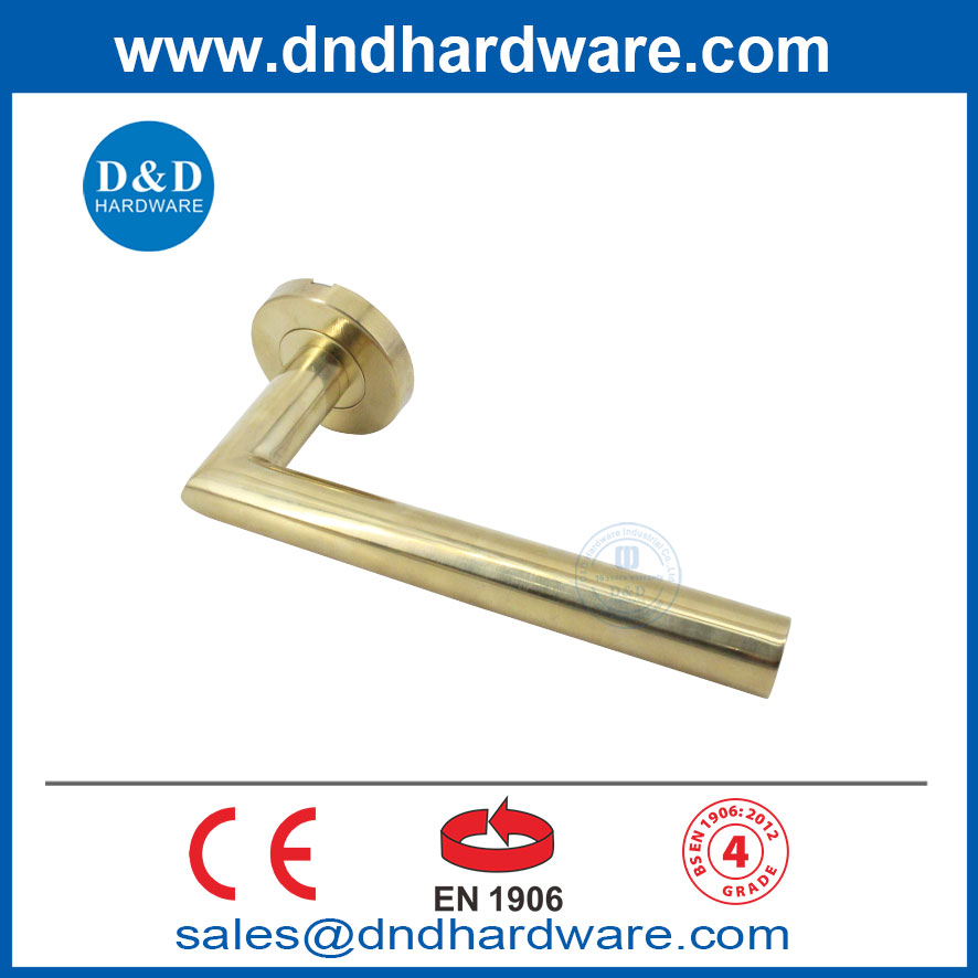 BS EN1906 สแตนเลสประตูตกแต่งภายในที่ทันสมัยมือจับสุดหรูกุหลาบทองคำ DDTH003