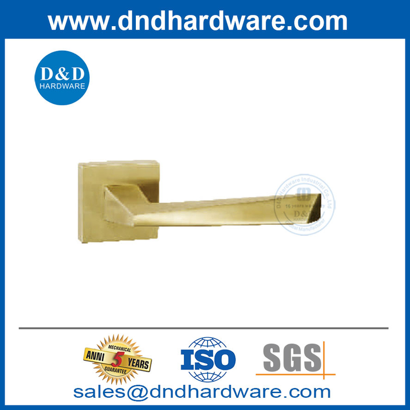 ประตูไม้สแตนเลส 304 ทันสมัยภายในประตูทองด้ามจับ DDSH056