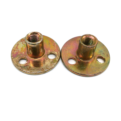 Écrous aveugles galvanisés jaunes de rivets avec trois trous/type écrou de pièce en t de la base ronde M10 T