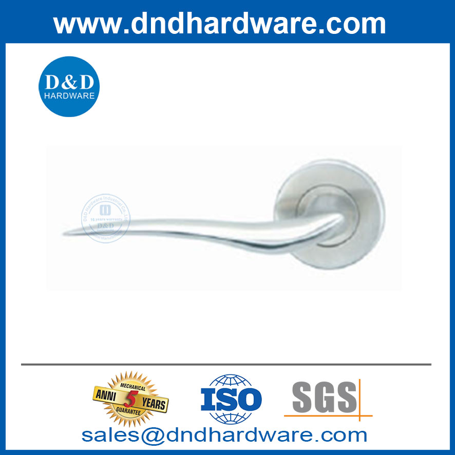 มือจับประตูหลักสเตนเลสสตีลคันโยกประตูเชิงพาณิชย์ที่จับ DDSH003