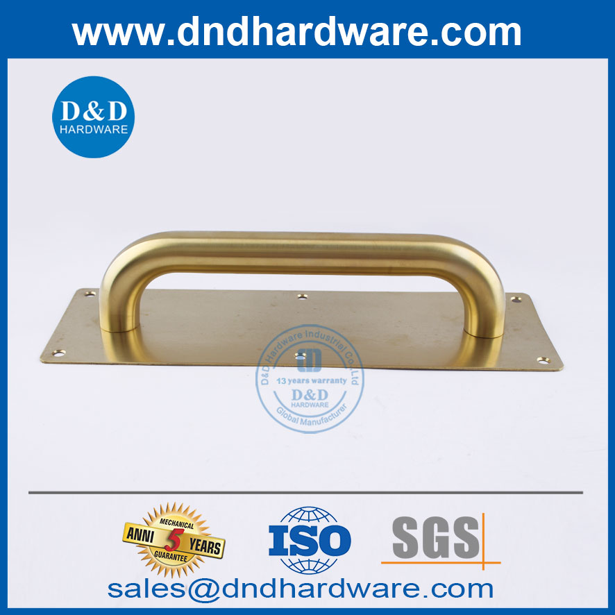 ซาตินทองเหลืองสแตนเลสสตีลสแควร์ประเภทประตูดึงที่จับพร้อมแผ่น DDPH023