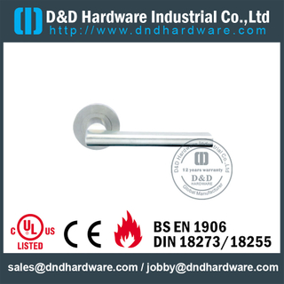 用于商业金属门的 316 级热销设计师拉杆门把手 - DDTH035