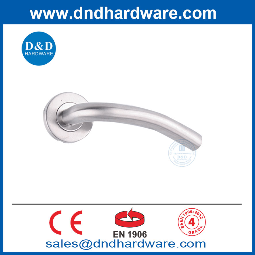 มือจับประตูฮาร์ดแวร์ EN1906 สแตนเลสที่ทันสมัยประตูแฟนซีมือจับ DDTH006