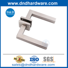 ประตูที่ไม่เหมือนใครมือจับสแตนเลสสตีลซิลเวอร์ภายในประตูที่ทันสมัยมือจับ DDTH019