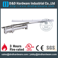 ปิดประตูไฮดรอลิกเหนือศีรษะใกล้กับประตูเชิงพาณิชย์ -DDDC005