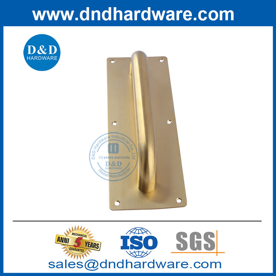 ซาตินทองเหลืองสแตนเลสสตีลสแควร์ประเภทประตูดึงที่จับพร้อมแผ่น DDPH023
