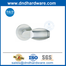 สแตนเลสสตีลสไตล์ยูโรที่เป็นของแข็งระดับการค้าภายในมือจับประตู Knob-DDSH032