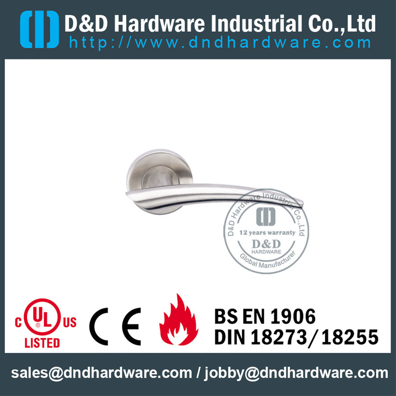 Punho de alavanca Sólido da segurança SUS304 para as portas do metal da entrada-DDSH043
