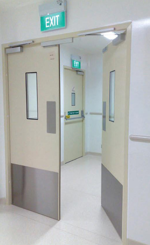 Hospital-Exit-porta-com-kick-plate 15516321101