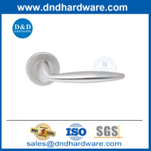 การออกแบบใหม่ความหรูหราสแตนเลสประตูหน้าบ้านที่ไม่ซ้ำกันมือจับ DDSH041