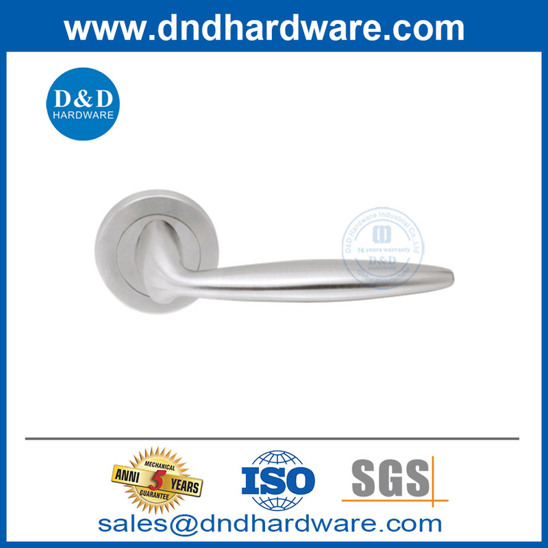 การออกแบบใหม่ความหรูหราสแตนเลสประตูหน้าบ้านที่ไม่ซ้ำกันมือจับ DDSH041