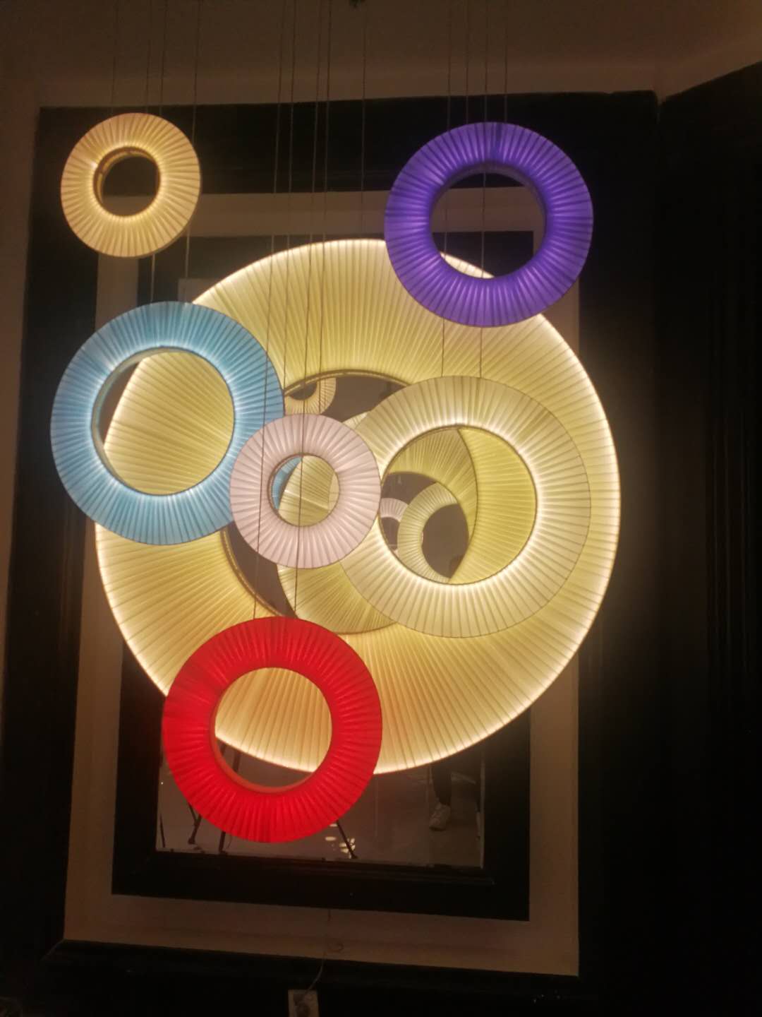 Современный домашний декоративный подвесной светильник из ткани (HP801B-7)