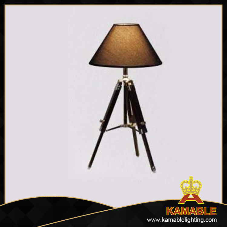 Настольная лампа с деревянным основанием для штатива из ткани в отеле (KAT705S)