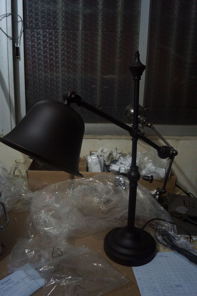 Черные промышленные изогнутые металлические настольные лампы для помещений (MT8010)