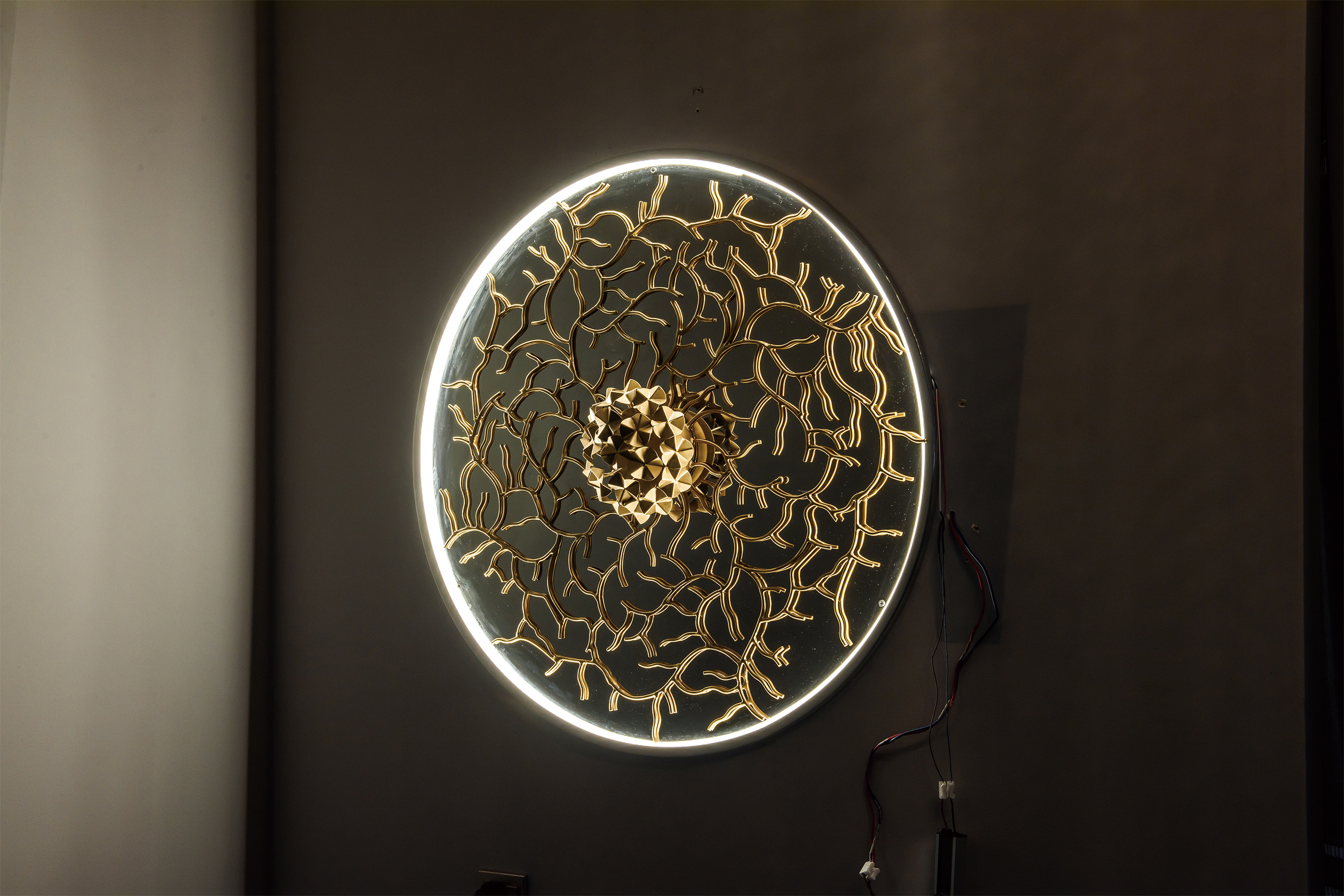 Классический настенный светильник из латуни круглой формы (KAW18-096)