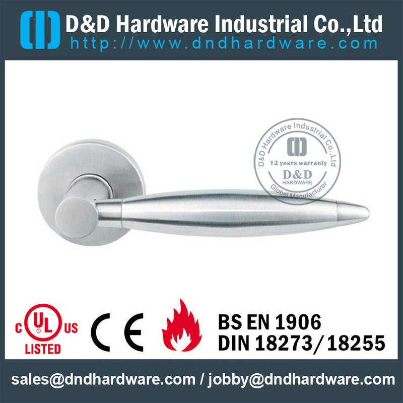 Alavanca sólida de designer de interiores de aço inoxidável para portas de metal-DDSH206