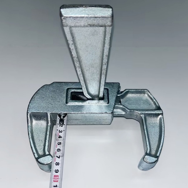 Abrazadera de encofrado con bloqueo de cuña plateada