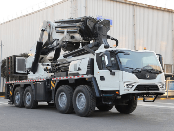 XCMG truck-mounted crane SQZ4600 (1).png