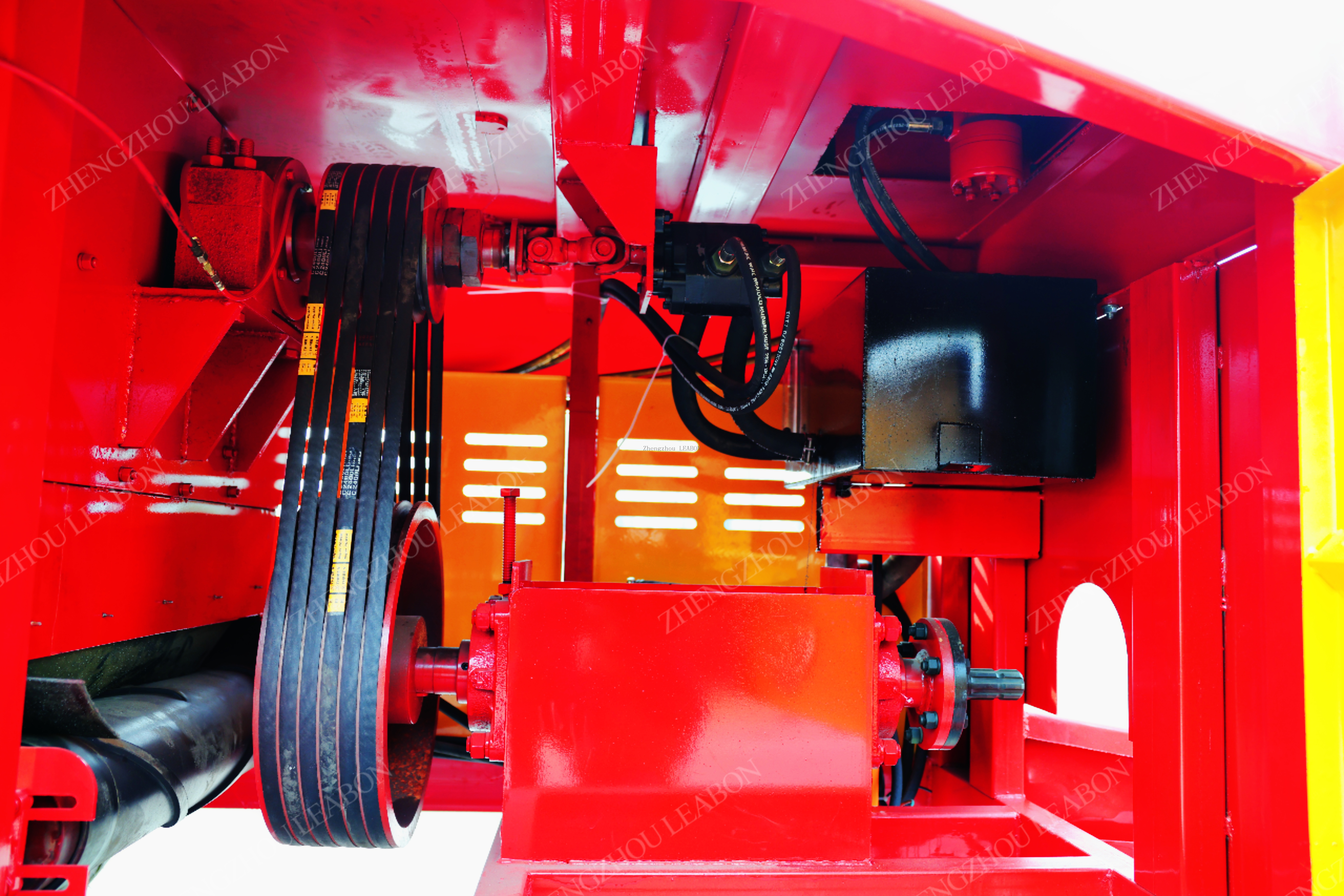 straw bale crusher with conveyor2