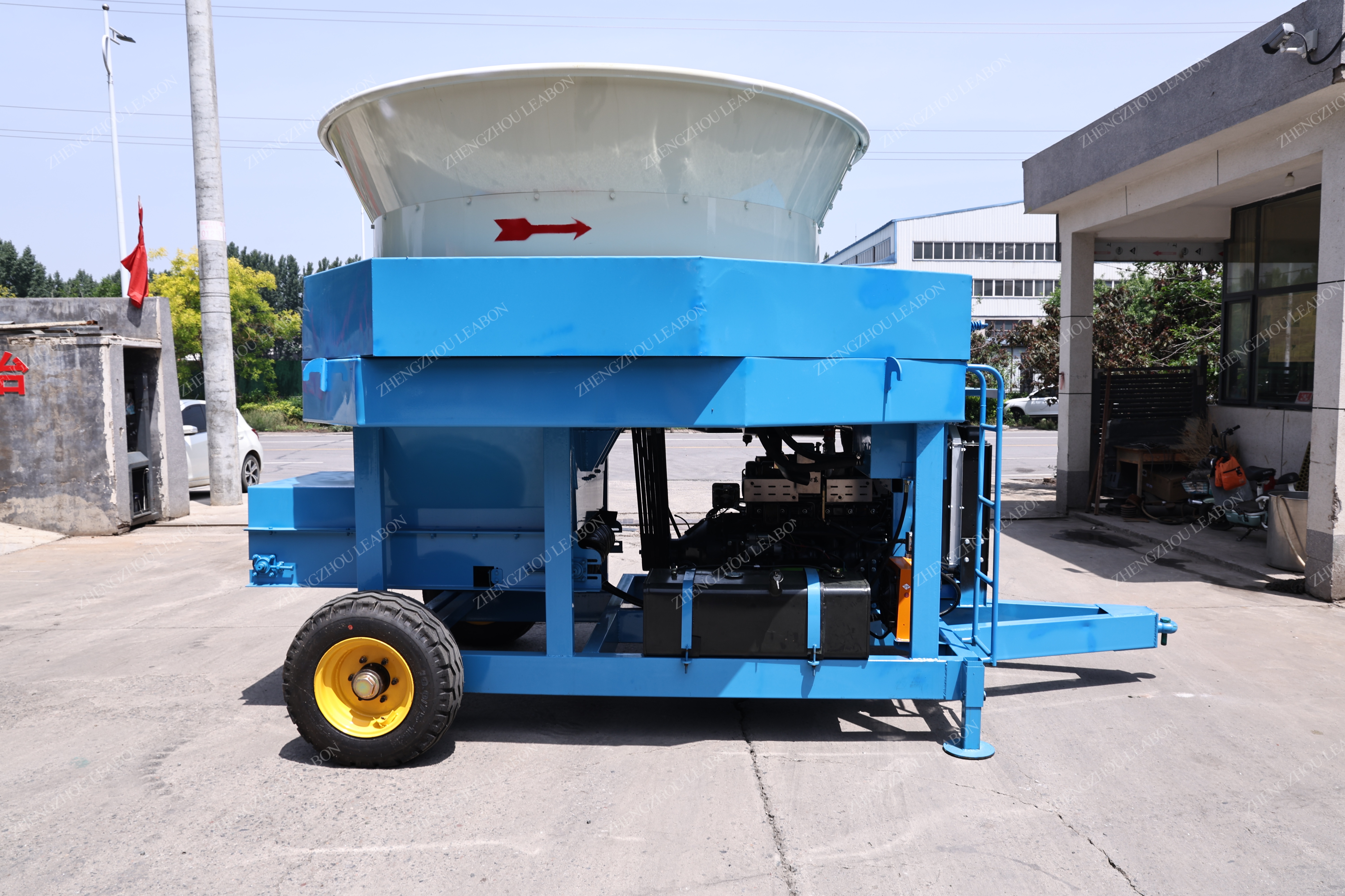 Bottom Belt Discharde Diesel Type Straw Bale Crusher Alfalfa Grass Shredder