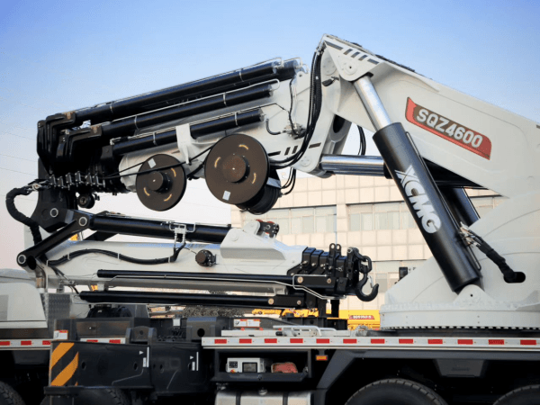 XCMG truck-mounted crane SQZ4600 (2).png