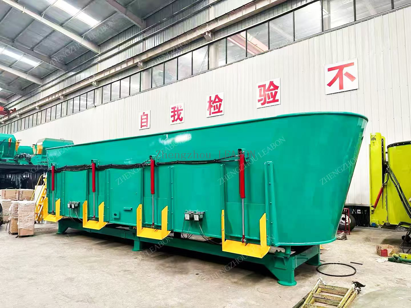 50m3 Vertical Feed TMR Mixer Animal Silage Fodder Mixing Machine