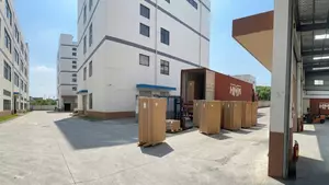 Embalaje exterior y contenedor de fábrica de máquinas expendedoras