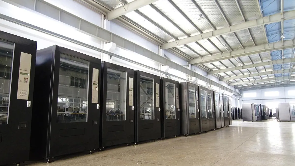 Taller conjunto de producción en masa de máquinas expendedoras inteligentes de Nanjing con inventario a gran escala