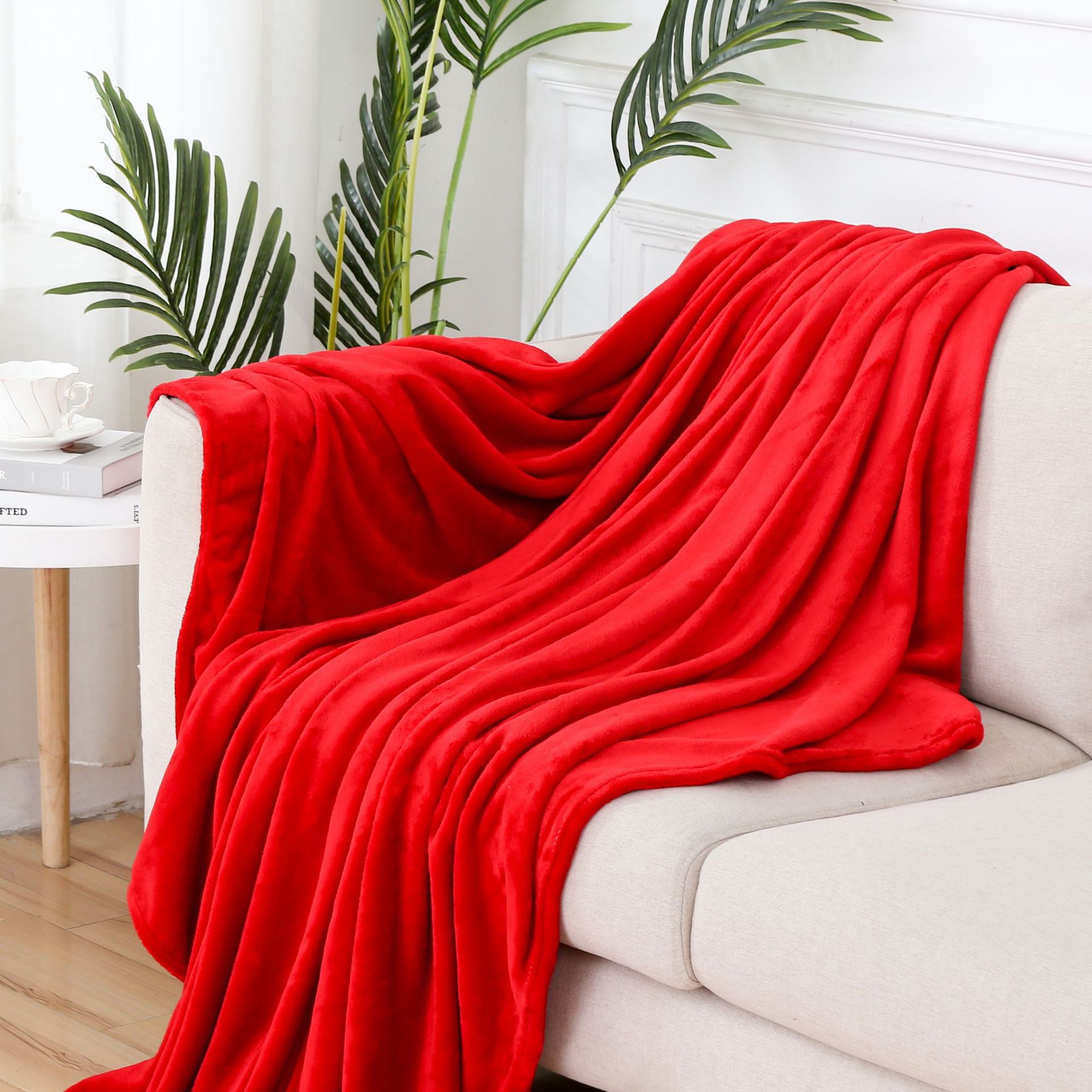 Wholesale soft Flannel Fleece Throw Blanket for Couch and Bed