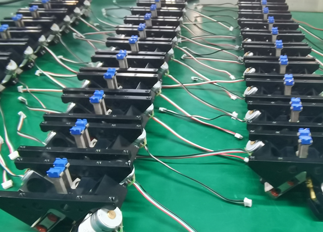 Línea de producción de empalmadoras por fusión en SKYCOM