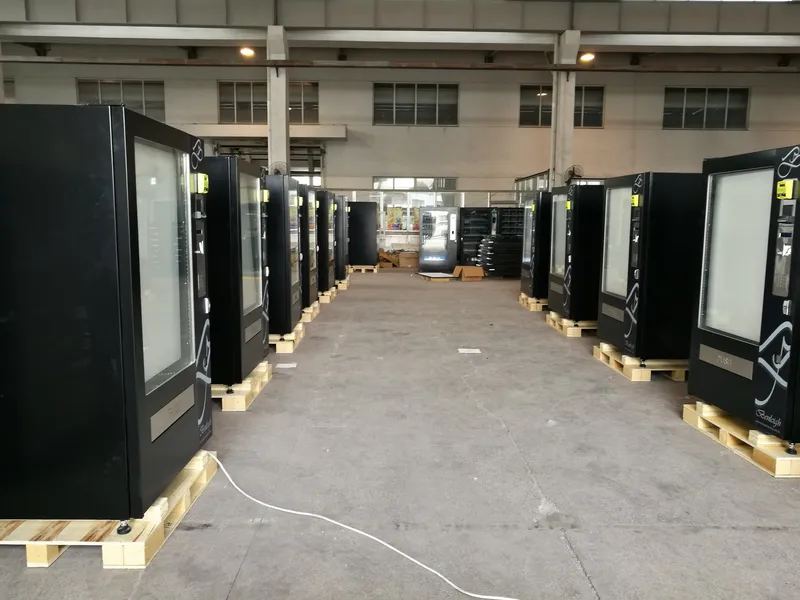 Máquina-expendedora-de-alta-calidad-de-fabricante-China-con-48-selecciones1