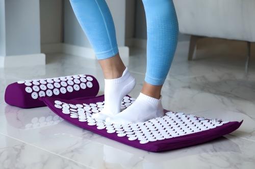 acupressure mat vs belt.jpg