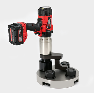 Battery cordless torque wrench