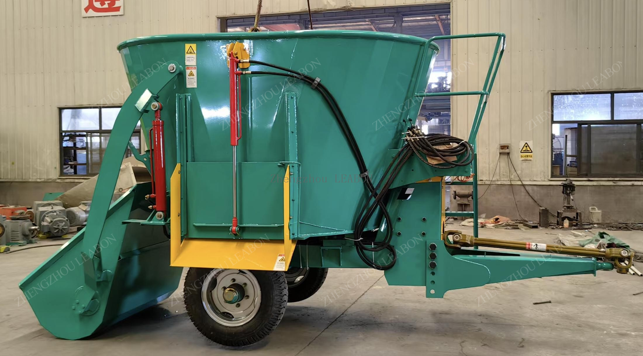 3CBM 5CBM 10CBM 12CBM PTO Type Vertical TMR Feed Mixer with Feeding Hopper for Cow Camel Silage Feed