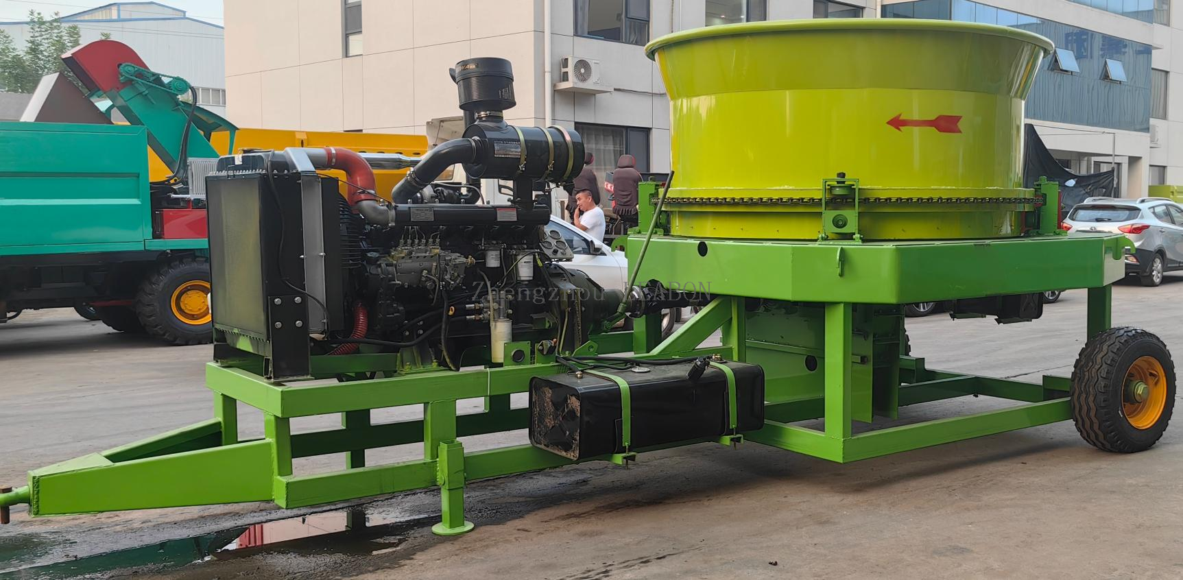 Spray-type Discharging Diesel Type Straw Bale Crusher Alfalfa Grass Shredder