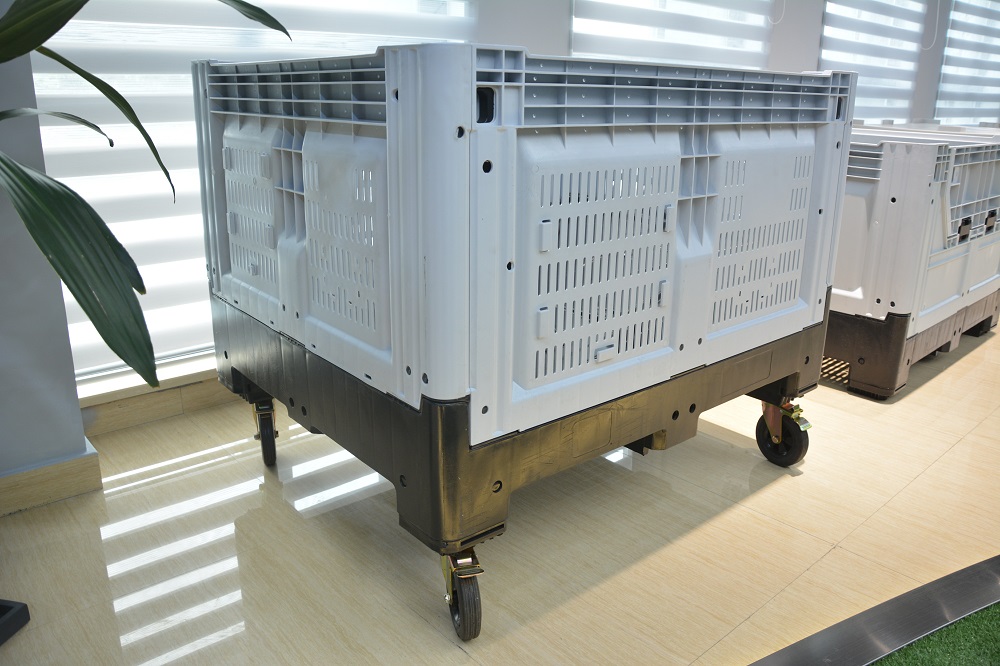 caja palet de plastico con tapa y ruedas