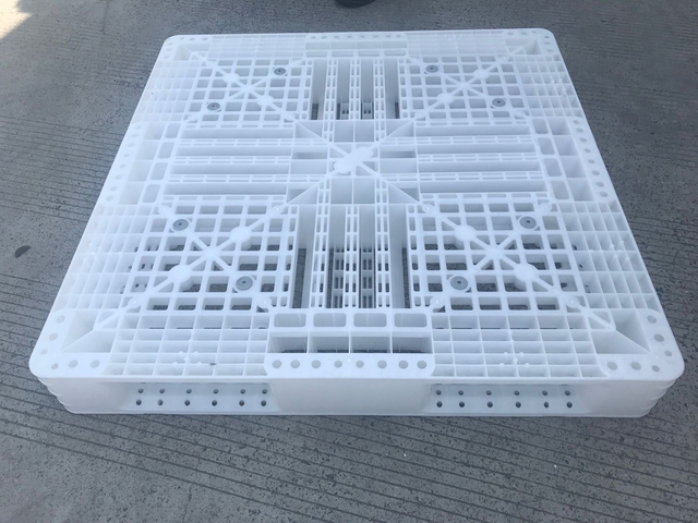 Plataformas de plástico apilables de malla moldeada por inyección cuadrada blanca