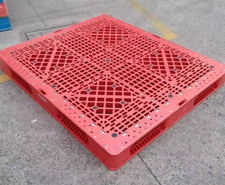 ¿Son seguras las paletas de plástico?