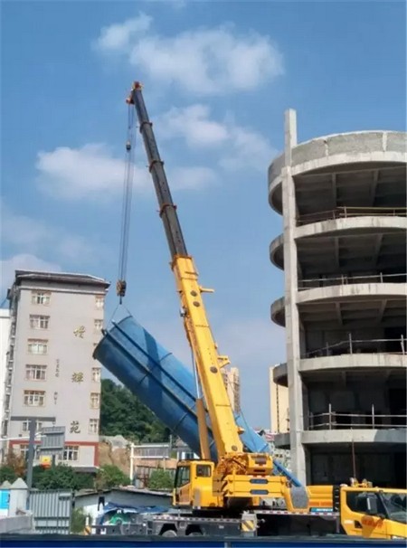 XCT55 truck crane (3).jpg