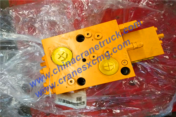 Customer order multi-way control valve fro XCMG 70t truck crane