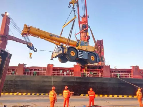 RT70E Rough terrain crane on board