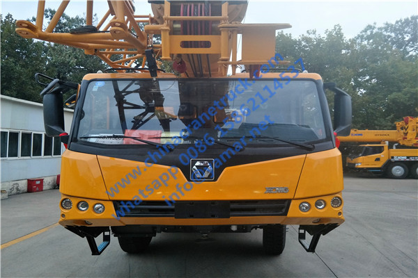 XCT16 truck crane (2)