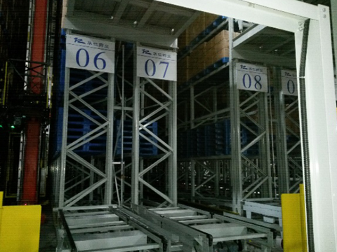 Какие факторы влияют на загрузку пластиковых поддонов?