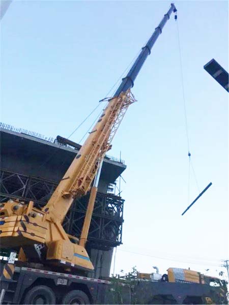 XCT55 truck crane (4).jpg