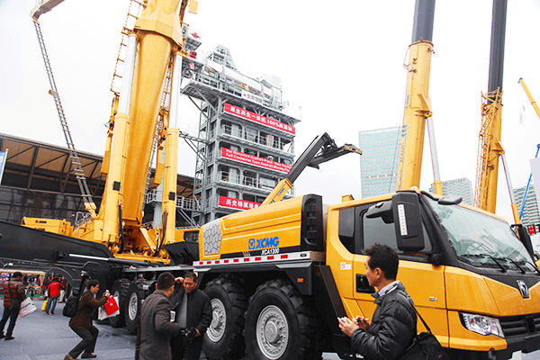 XCMG sell 2 units 1200 ton all terrain crane 
