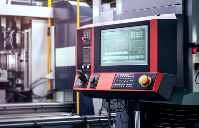 نحن نتحكم في آلة CNC2